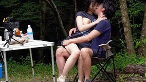 Lần đầu qua đêm với bạn gái khi đi cắm trại trong rừng Lần đầu qua đêm với bạn gái khi đi cắm trại trong rừng