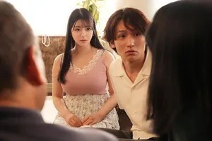 Nhờ cô vợ thằng bạn đóng giả làm cô bạn gái để ra mắt gia đình nhưng rồi lại trả bài luôn vợ yêu bạn