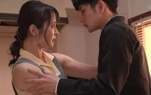 Tình yêu của cậu con trai với má khi bố luôn đi làm về lúc nữa đêm Tình yêu của cậu con trai với má khi bố luôn đi làm về lúc nữa đêm